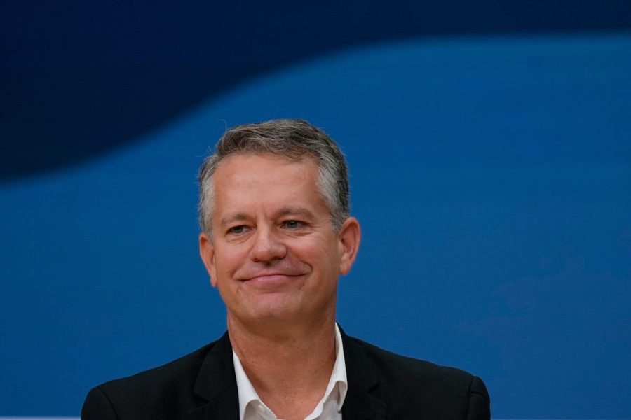 walmart-ceo-pushes-back-on-rumors-saying-digital-labels,-ai-used-to-raise-prices