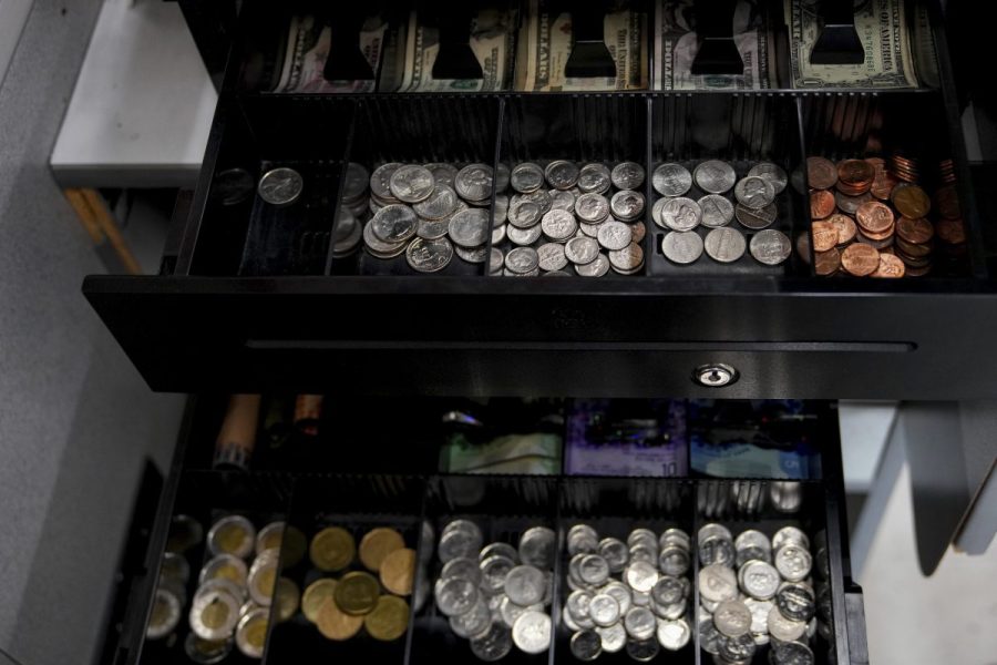 common-cents-act-would-impact-pennies,-nickels-and-cash-transactions.-it-may-soon-become-law