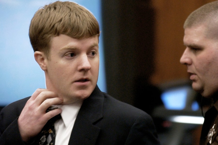 judge-vacates-virginia-man’s-murder-conviction;-he-walks-free-after-25-years