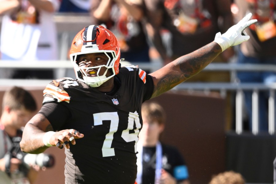browns-starting-center-ruled-out-vs.-steelers