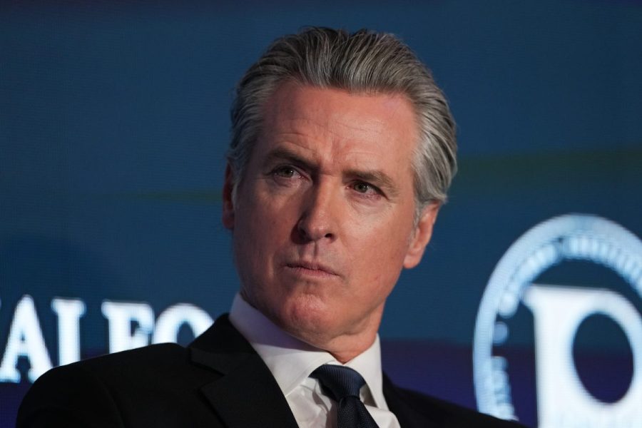 newsom-bars-ice-from-using-shock-gloves,-other-‘orwellian’-tactics-in-california