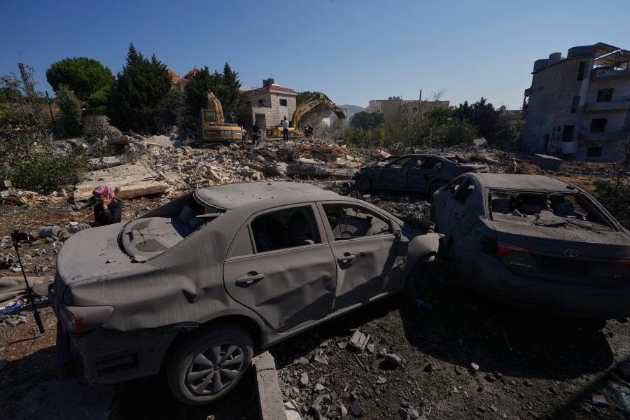 israeli-airstrikes-on-village-in-southern-lebanon-kill-12-people,-including-2-children