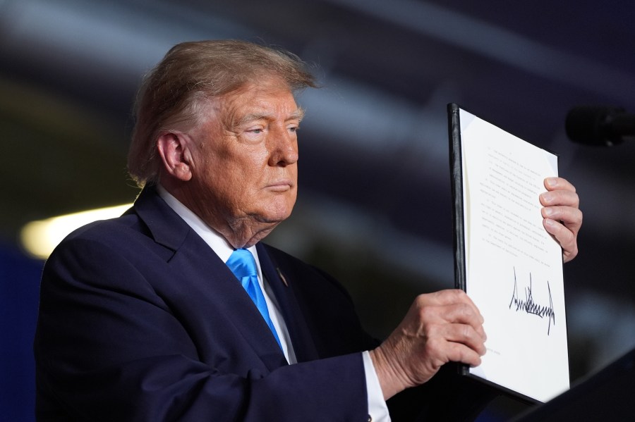 trump-signs-order-extending-tax-free-use-of-red-dyed-diesel-during-midterm-stop-in-nebraska