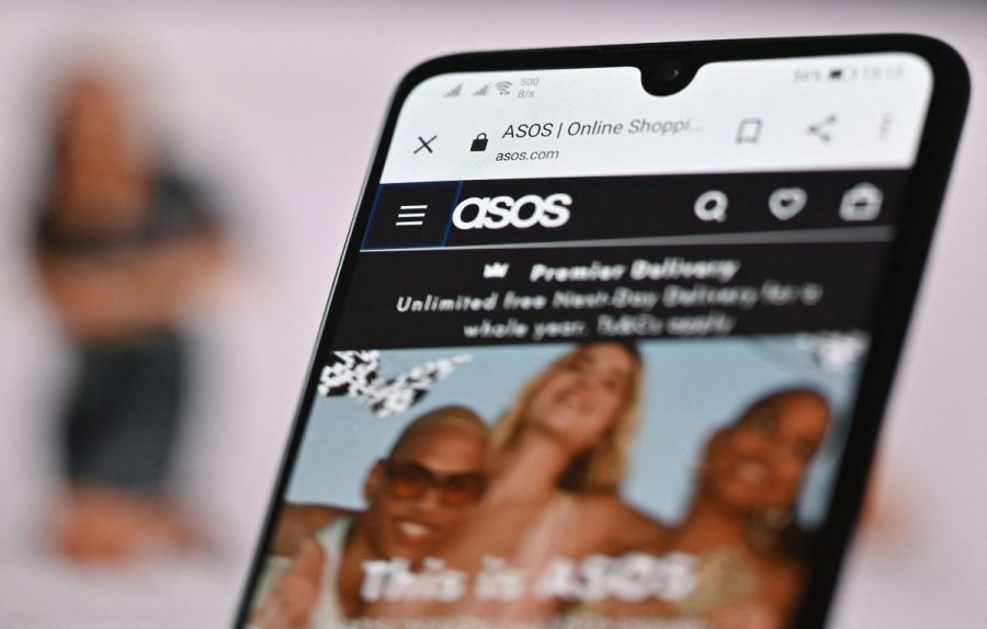 shoppers-of-popular-fashion-retailer-say-hackers-are-sending-them-messages-on-app