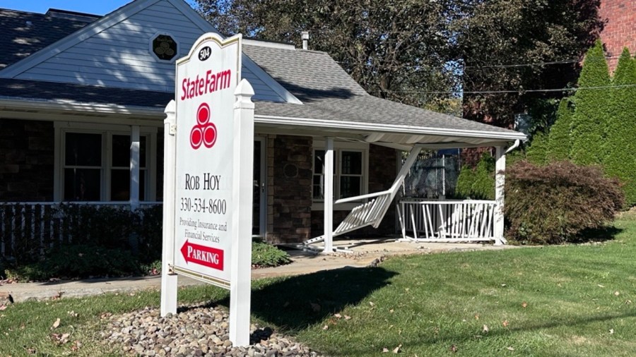 truck-hits-state-farm-building-in-hubbard