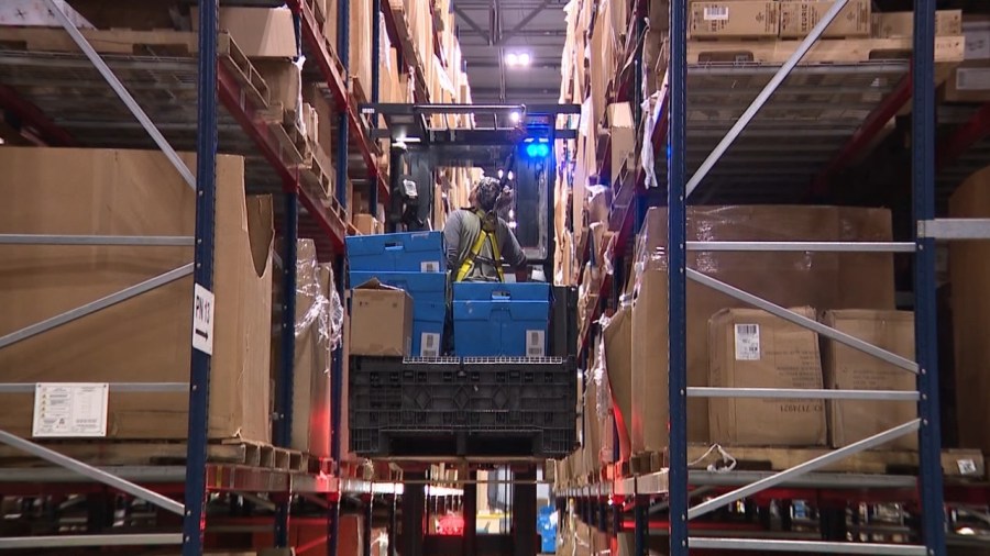 jobsnow:-macy’s-warehouse-hiring-seasonal-workers-ahead-of-the-holidays