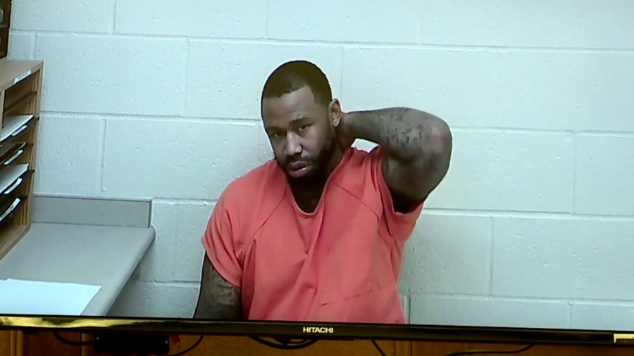 man-caught-with-four-guns-after-chase-indicted-on-federal-firearms-charge