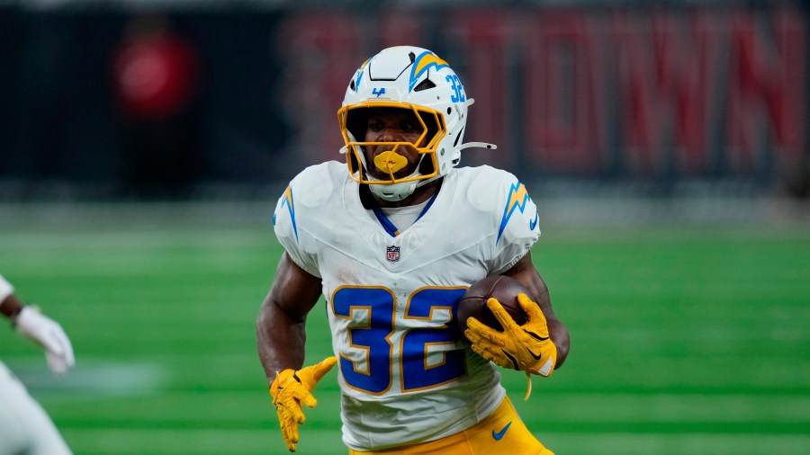 browns-sign-new-running-back-to-the-practice-squad