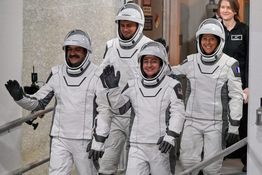 live:-spacex-crew-12-splash-down-off-coast-of-california-after-iss-mission