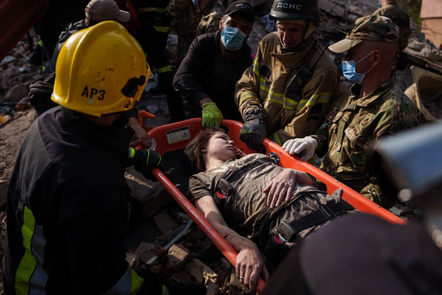 strike-on-ukrainian-public-buses-leaves-30-dead-as-blackouts-worsen-in-kyiv