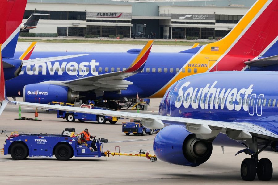 southwest-airlines-says-‘brief’-system-outage-affected-boarding,-checked-bags