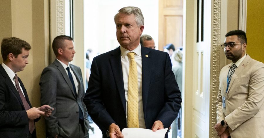 sen.-marshall-pays-bakery-bill-after-complaint-goes-viral