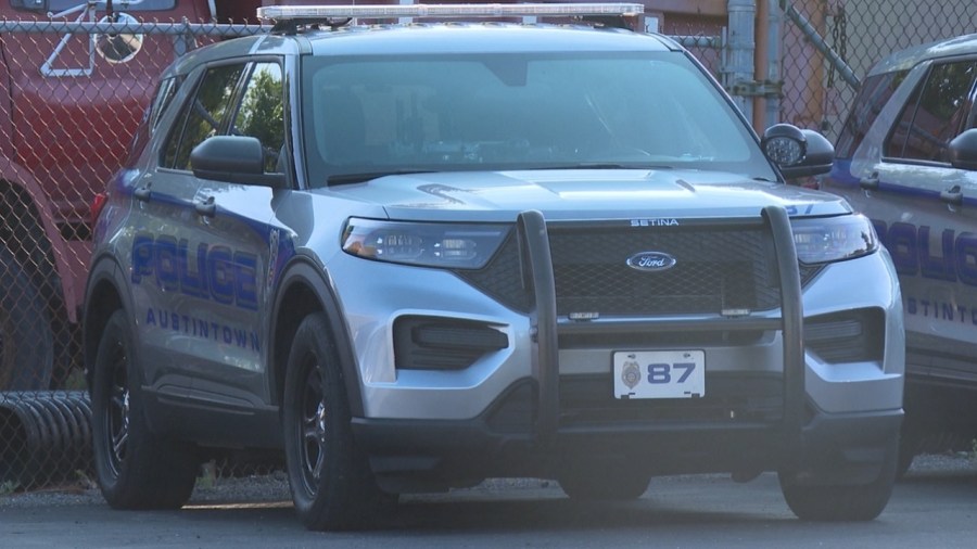 austintown-police-looking-for-vehicle-after-hitting-pedestrian