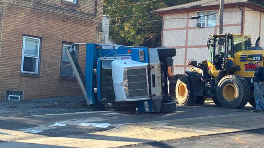garbage-truck-crash-closes-intersection:-police