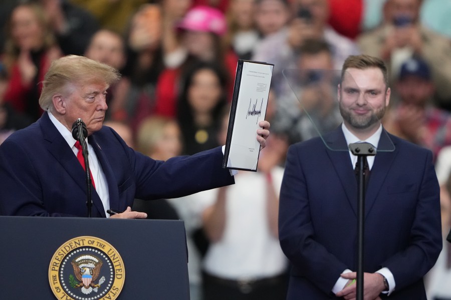 trump-went-all-the-way-to-alaska-in-a-sign-of-just-how-close-its-senate-race-may-be