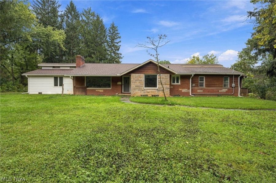 ohio-home-with-unusual-kitchen-features-goes-viral-on-zillow-gone-wild