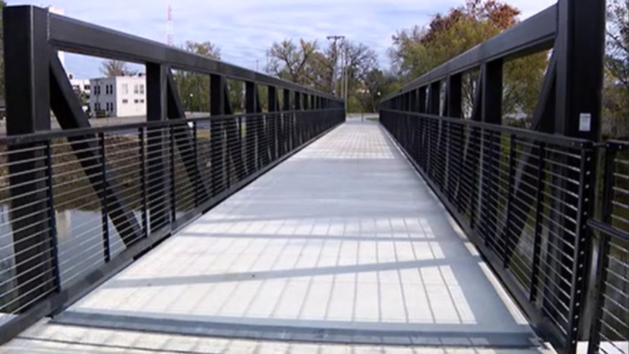 pedestrian-bridge-over-mahoning-river-in-warren-now-open