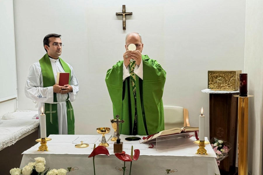 first-images-released-of-pope-leo-celebrating-mass-at-hospital-after-cancer-surgery