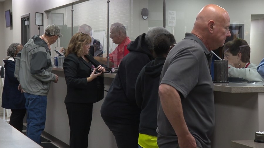 trumbull-county-election-leaders-say-lines-for-early-voting-are-‘nonstop’