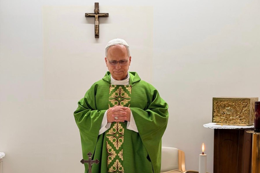 an-american-pope-brings-american-style-governance-to-the-vatican,-even-in-a-health-crisis