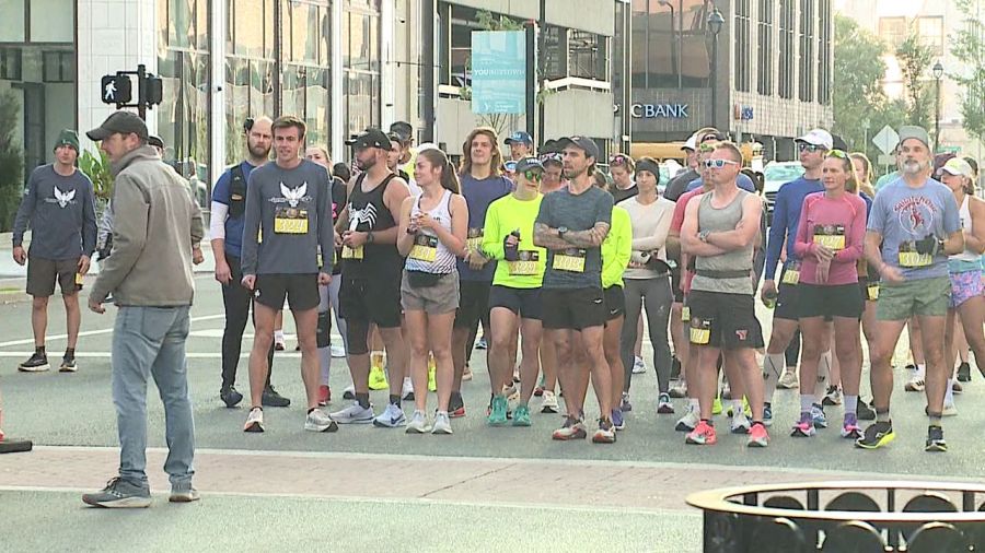 runners-get-ready-for-peace-race,-with-new-start