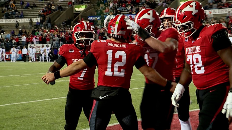 no.-6-ysu-wins-fourth-straight-in-homecoming-rout