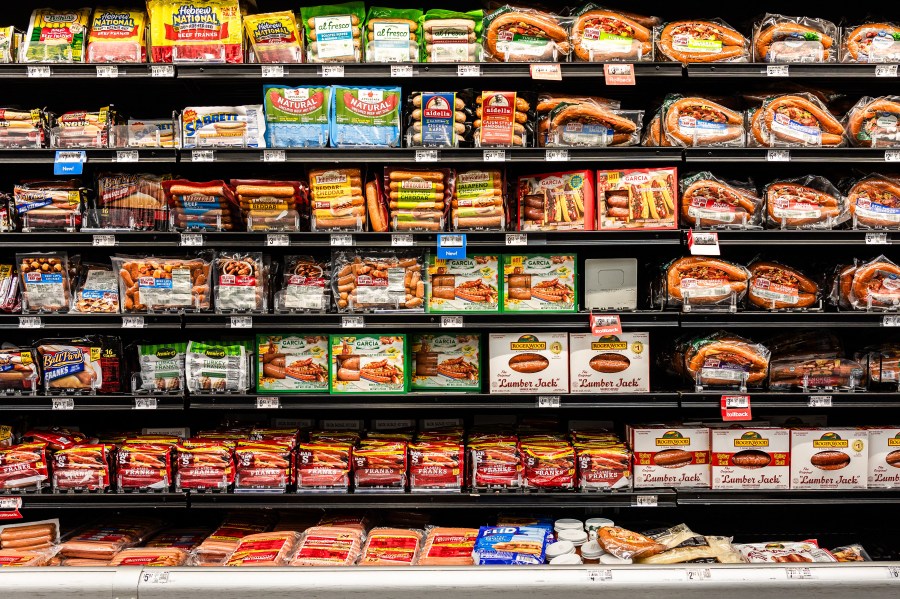 massive-recall-on-hot-dogs,-bacon,-deli-meat-and-more:-usda