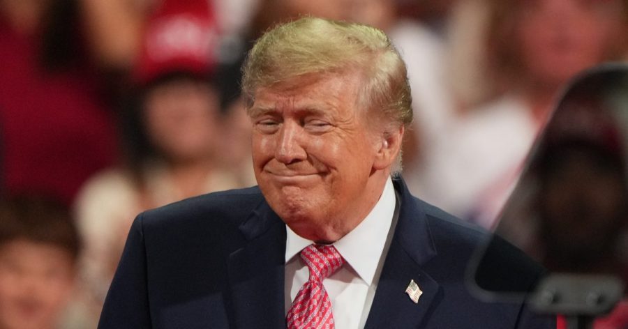 gimmick-or-giveback?-even-some-trump-supporters-don’t-expect-to-get-$5,000-checks-after-midterms