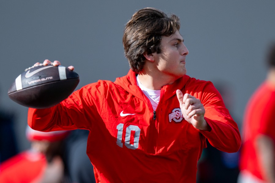ohio-state-qb-julian-sayin-out-indefinitely-after-injuring-throwing-arm