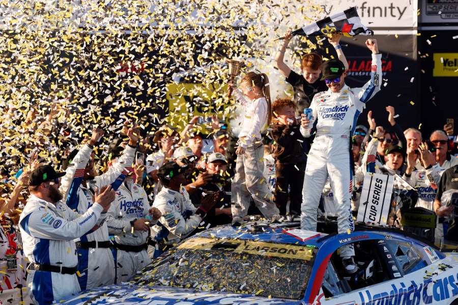 larson-extends-chase-lead-with-first-nascar-win-at-talladega
