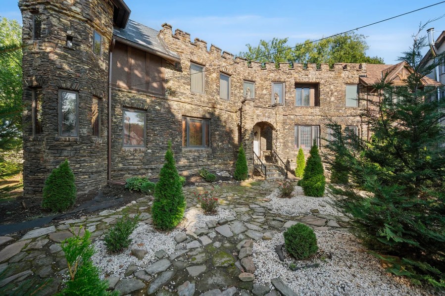 a-hidden-stone-castle-in-cleveland-captivates-zillow-gone-wild-fans