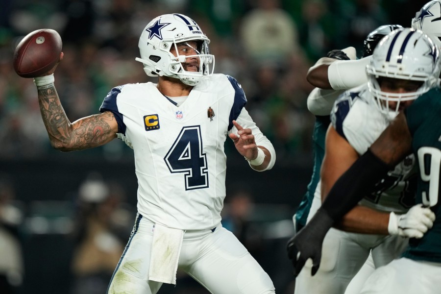 prescott-throws-3-td-passes,-cowboys-beat-eagles-38-21