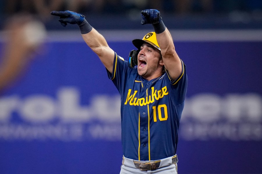 brewers-rout-rays-10-1,-one-win-away-from-first-world-series-title