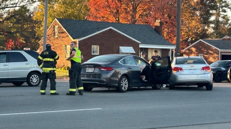 police-investigating-two-vehicle-crash-in-boardman