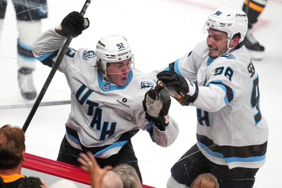 cooley-completes-hat-trick-as-mammoth-stun-penguins-4-3