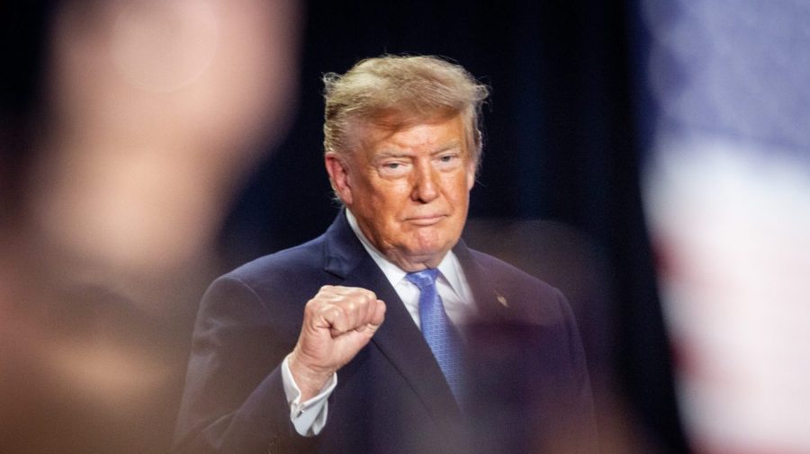 trump’s-in-person-rallies-in-kansas,-iowa-back-on