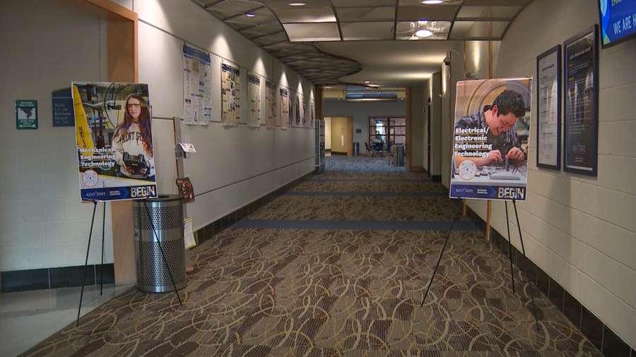 kent-state-trumbull-showcases-engineering-program-to-high-schoolers